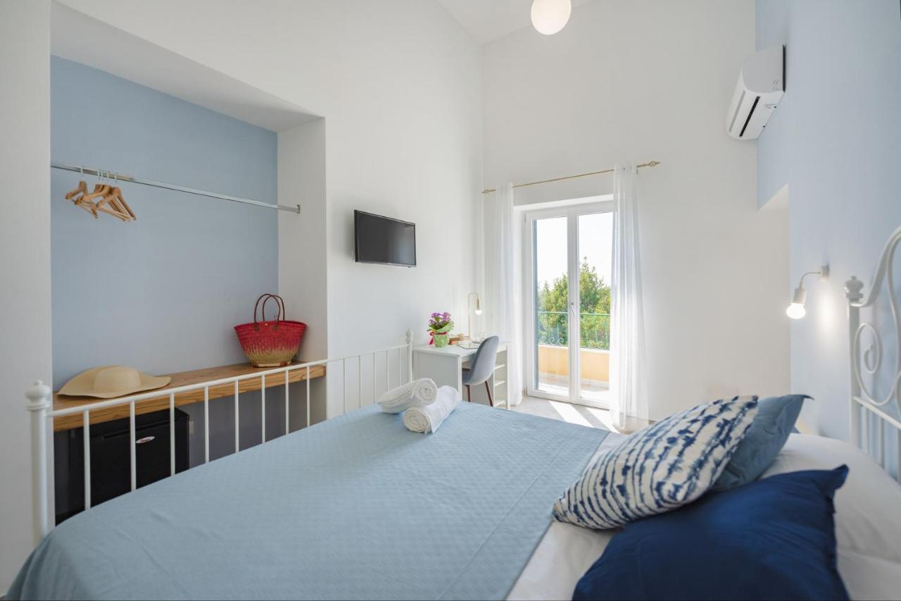 Caterina 3* Procida